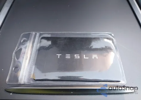 2023 Tesla Model Y Awd/Long Range Dual Motor All-Wheel Drive z USA, uszkodzony, nr VIN 7SAYGAEE3PF826073